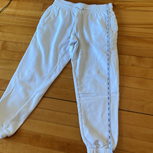 Gap 2 white sweatpants - Picture 4 of 5